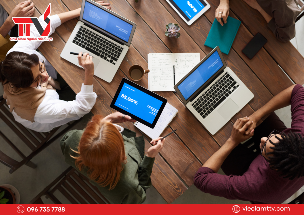 Tăng cường giao tiếp nội bộ để nâng cao hiệu suất làm việc 2025