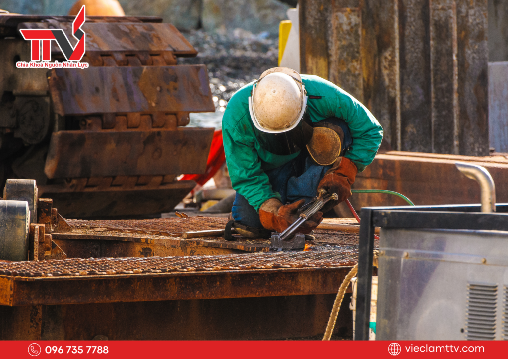 Xu hướng tuyển dụng tại các tỉnh miền Trung: Ngành nghề nổi bật 2025