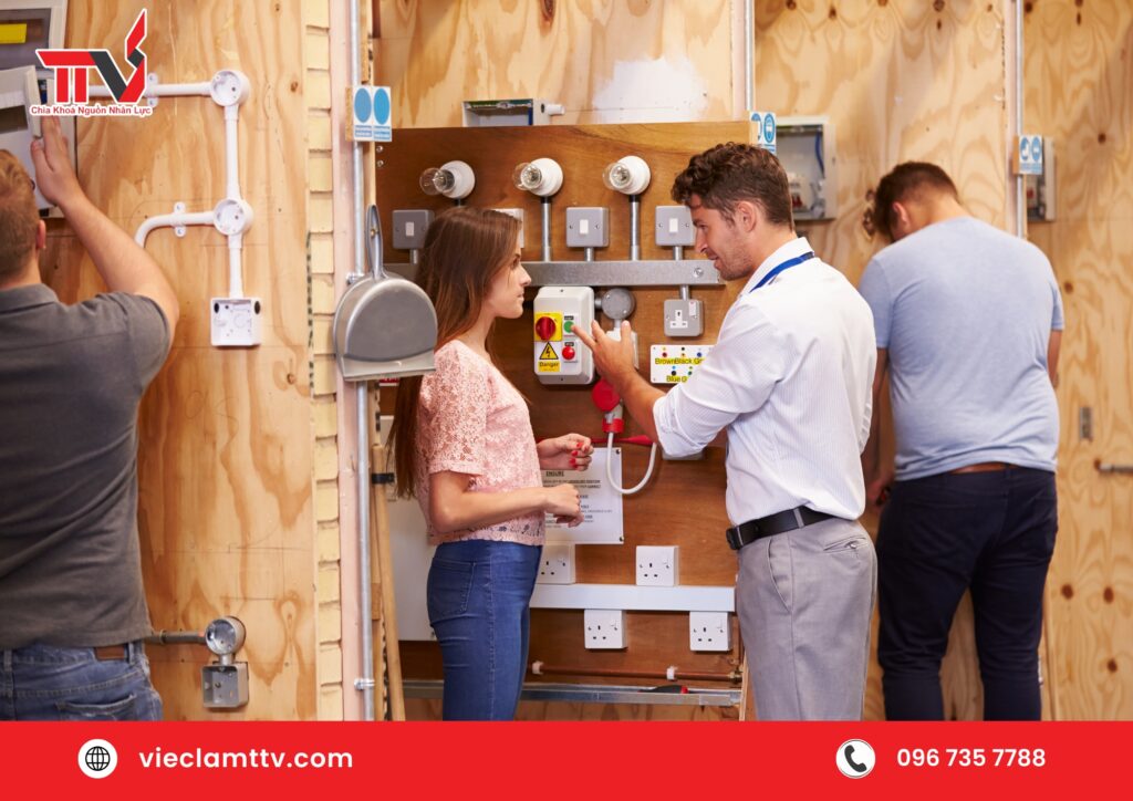 Tăng cường hợp tác với các trung tâm đào tạo nghề